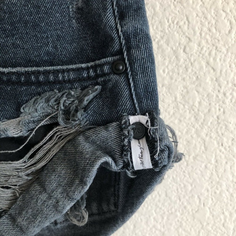 One by Oneteaspoon Bandits Button Fly Shorts - Picture 3 of 8